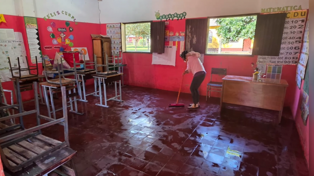 El protocolo de desinfección se activó ante las sospechas. Foto: Corresponsal Lorenzo Agüero