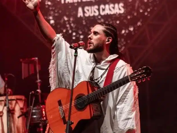 El espectáculo central será a las20:00 horas,con la presentación deNéstor Ló.