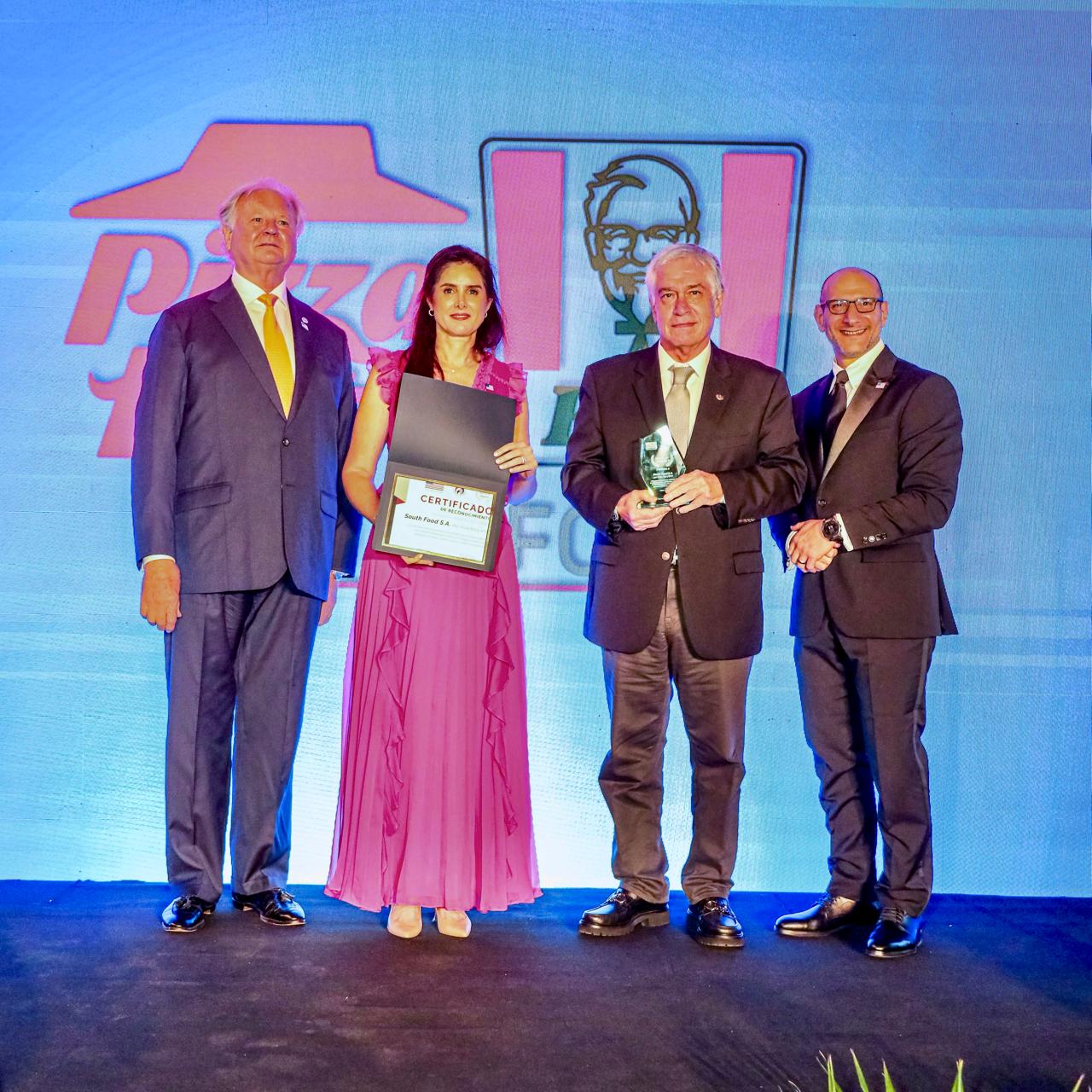 La firma South Food SA recibió una premiación internacional en reconocimiento de su excelencia.