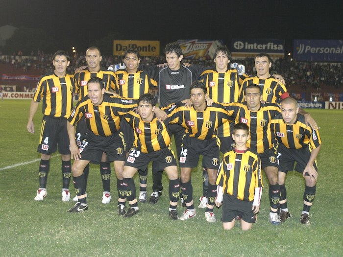 Valentín aparece en el onceno de Guaraní, años atrás.