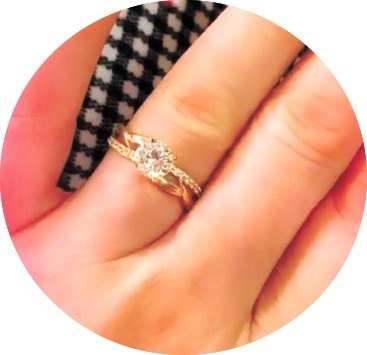 El anillo que recibió Lizarela.