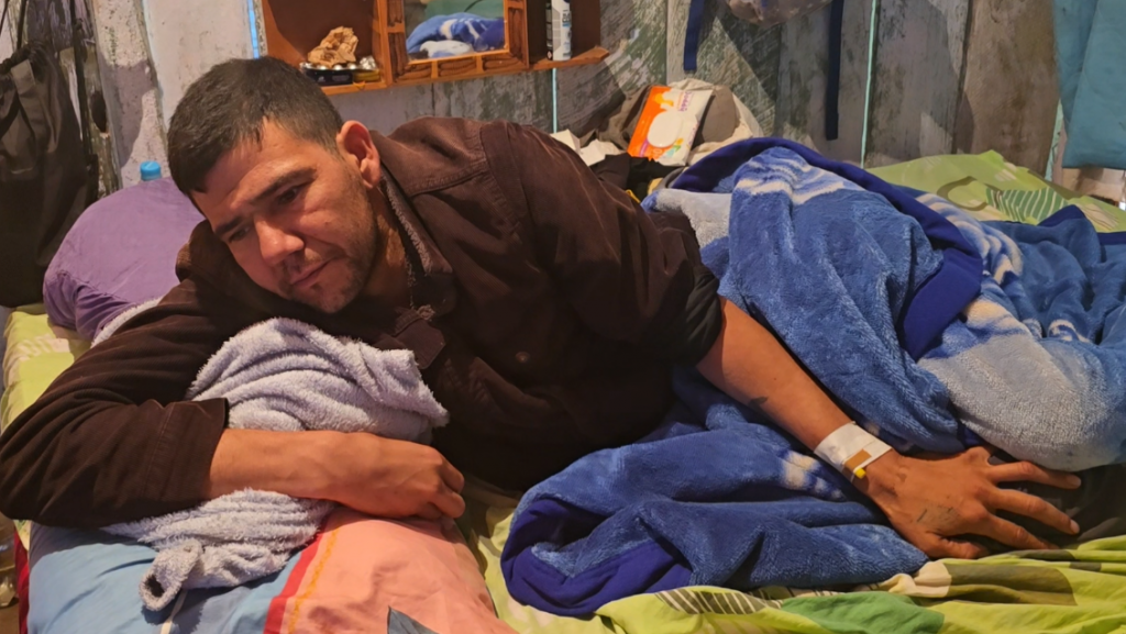 El hombre apuntó directamente a su hermano. Foto: Captura Corresponsal Bernardino Castillo