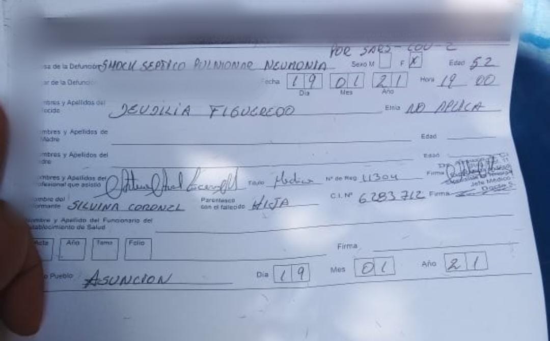 Certificado de defunción de la doña, quien falleció en un sanatorio privado.