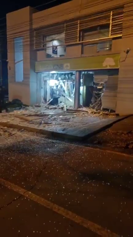 Hasta el momento no se sabe a cuanto asciende el botín con el que se alzaron los delincuentes. Foto: Captura