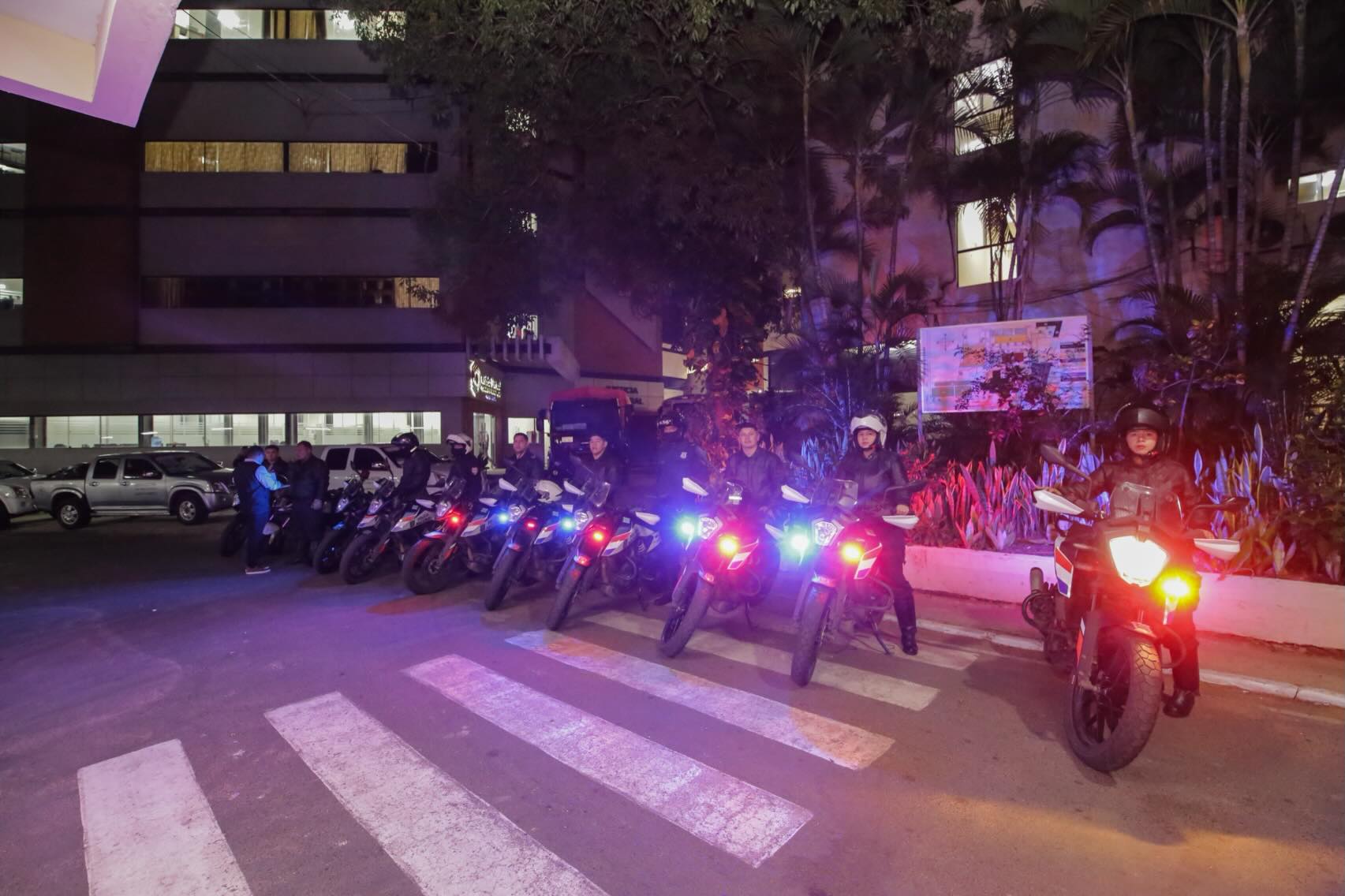 El operativo contó con un gran despliegue policial. Foto: TSJE