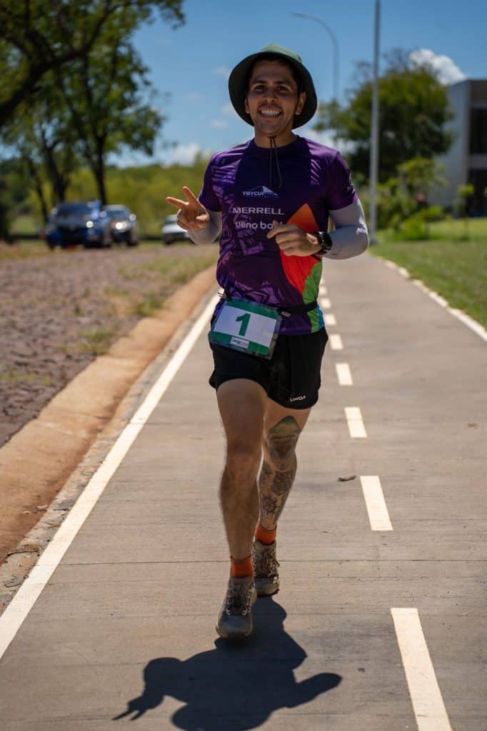 Brian Pasmor, el corredor paraguayo quecompitió en el Mundial de Backyard Ultra,disputado en Tennessee, Estados Unidos,este año.