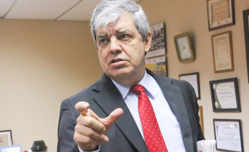 Enrique Riera, ministro del interior.