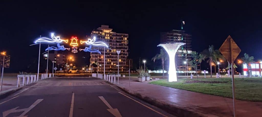 Estos arreglos dinamizan la actividad nocturna e incentivan al paseo nocturno en la zona.