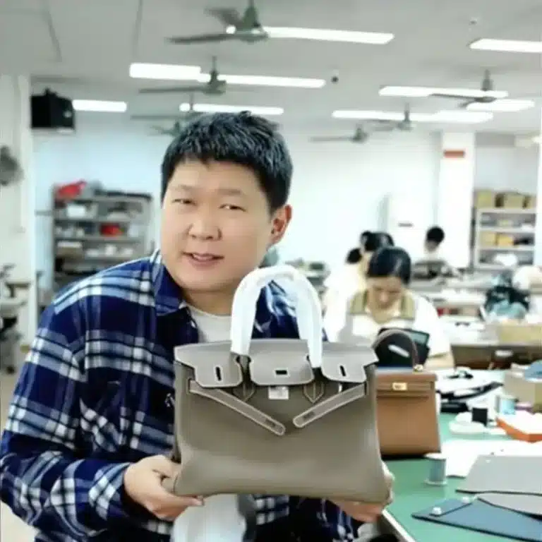 Fabricante chino supuestamente exponiendo a la marca de lujo Hermès