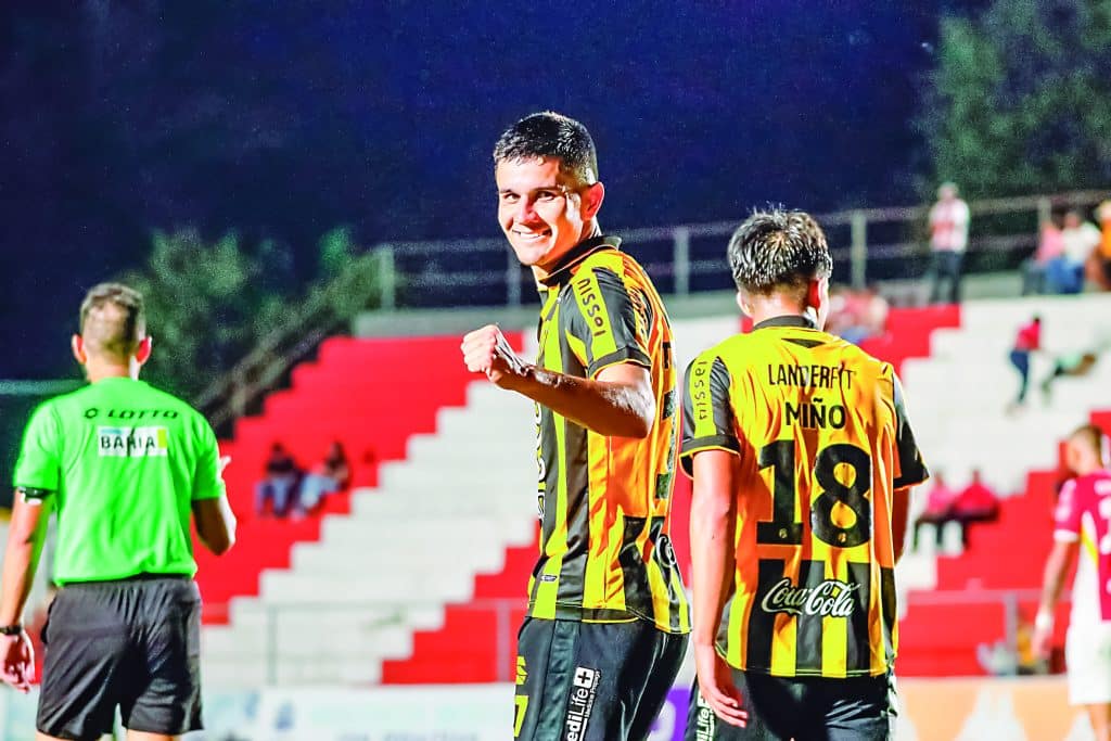 Richard Torales marcó el segundo tanto de Guaraní en la victoria sobre General Caballero.