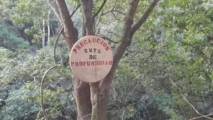 Cartel de advertencia ubicado en inmediaciones del lugar. Foto Gentileza