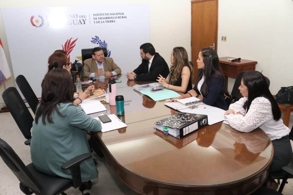 En la reunión acordaron entregar todos los datos necesarios a la fiscalía para continuar con la investigación.