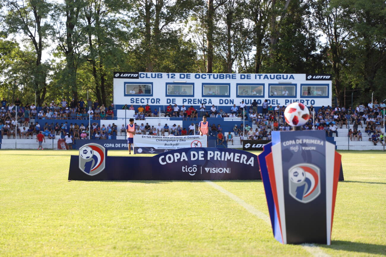 Estadio del club 12 de Octubre de Itauguá. El elenco Tejedor podría perder su campo de juego si no paga sus deudas. Foto (Archivo)