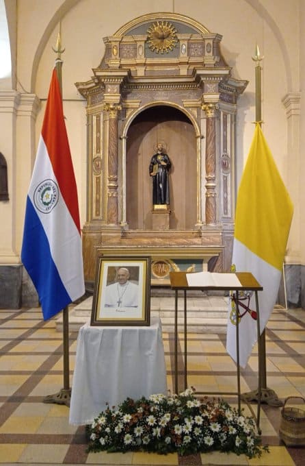 Libro de Condolencias en la Catedral Metropolitana.
