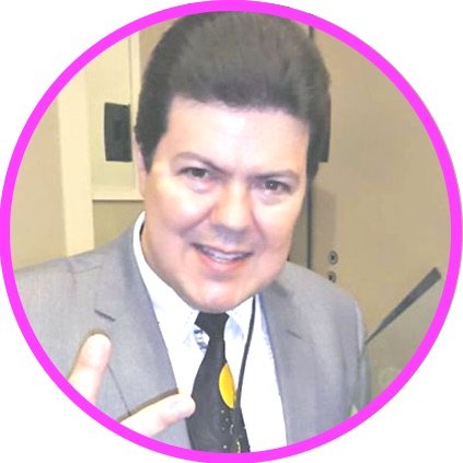 Cirujano plástico Arturo Grau.