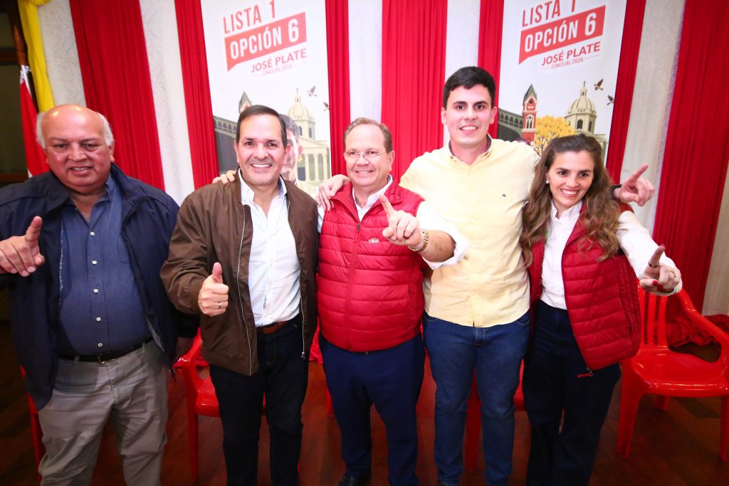 Camilo con los líderes de Causa Republicana-Foto Gentileza