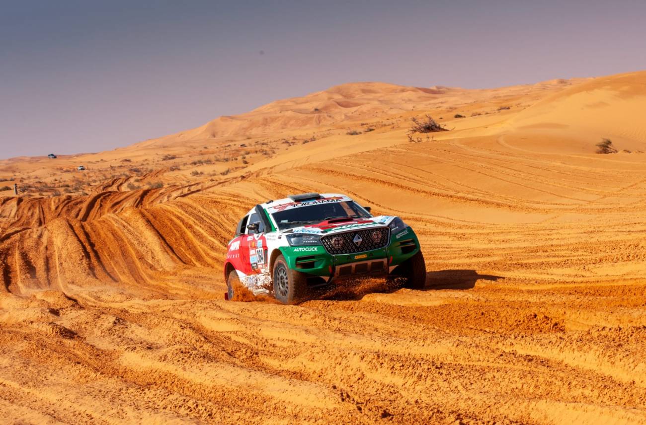 Otra imagen de Andrea y su copiloto, "Pachu" Arrieta, en el Rally Dakar 2022. FOTO @ALracingOficial