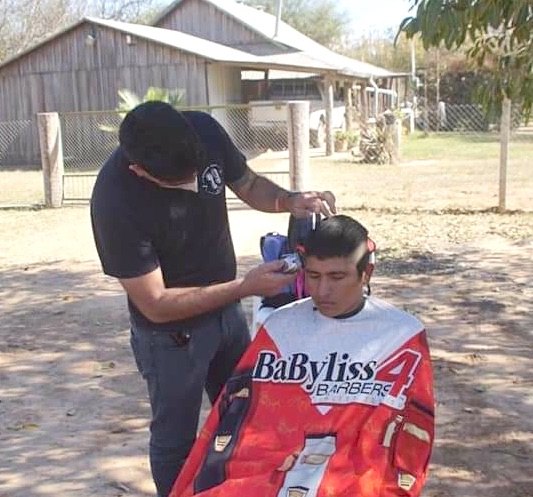 Explicó que varios barberos se unieron a la iniciativa en todo el país.