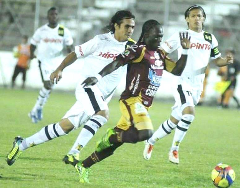 En el año 2013 jugó en el Alianza Petrolera Fútbol Club S. A. de Colombia.