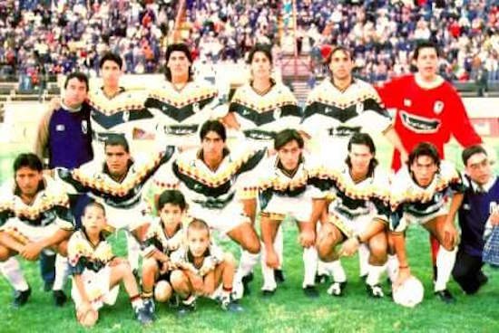 Equipo de Santiago Wanderers de Chile, donde militó por un corto tiempo.