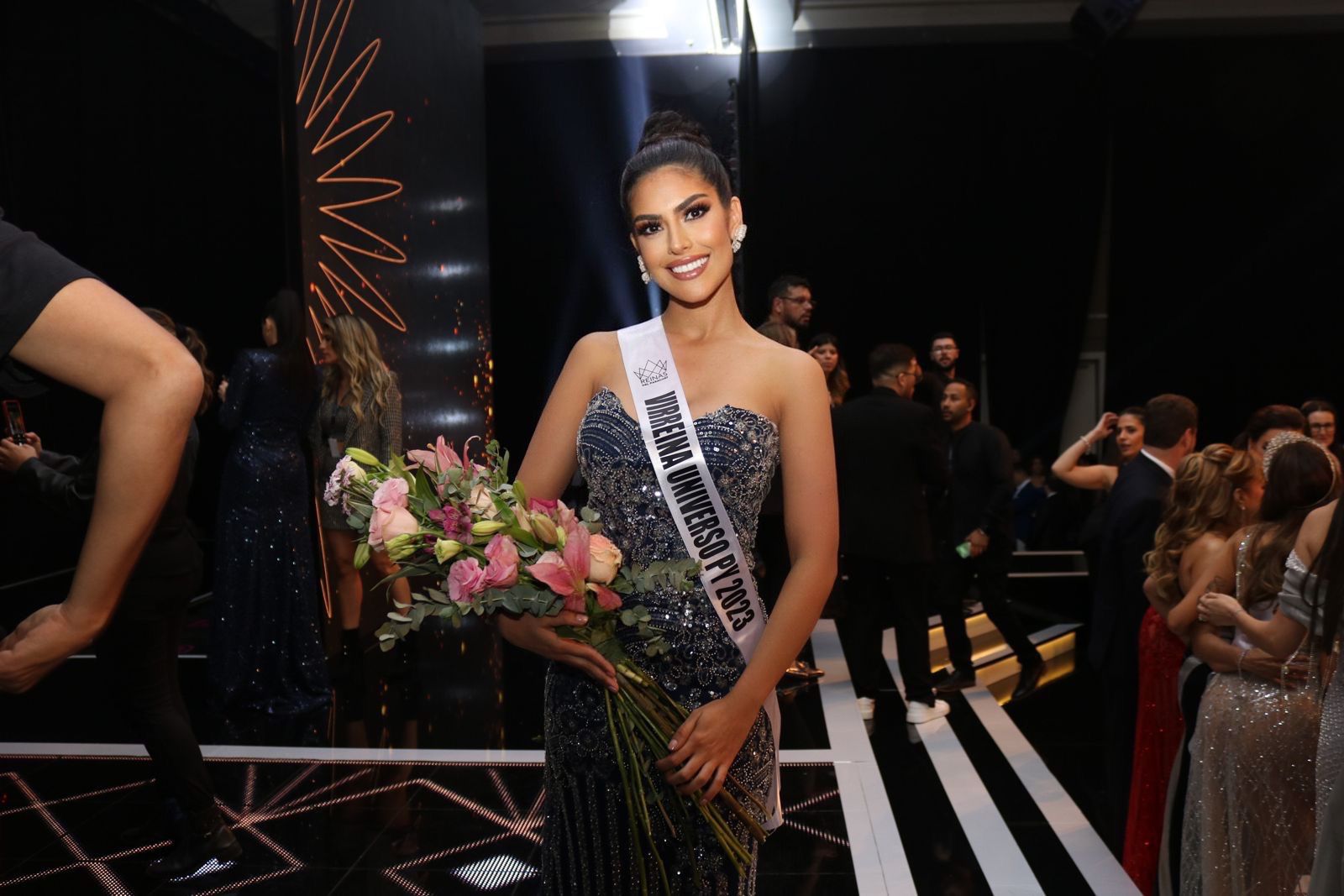 Momento que fue proclamada virreina del Miss Universo Paraguay 2023.