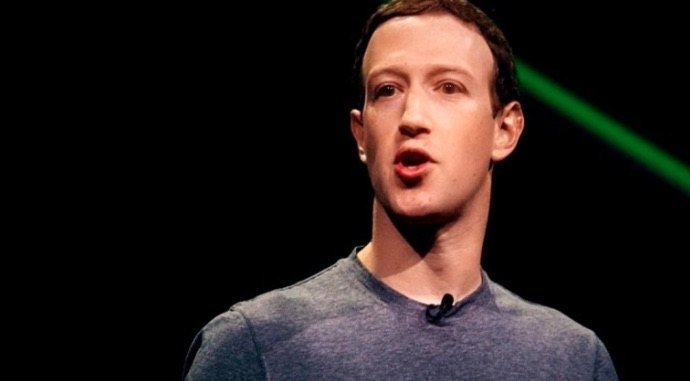 Mark Zuckerberg, perdió una fortuna tras la caída de más de 6 horas de facebook.