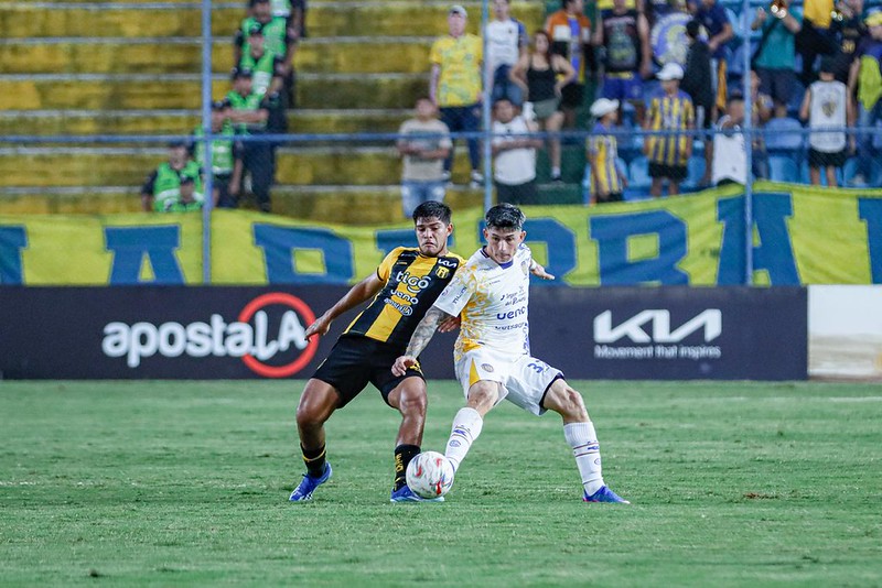 Duelo de aurinegros y auriazules para cerrar la primera fecha. Foto: APF.