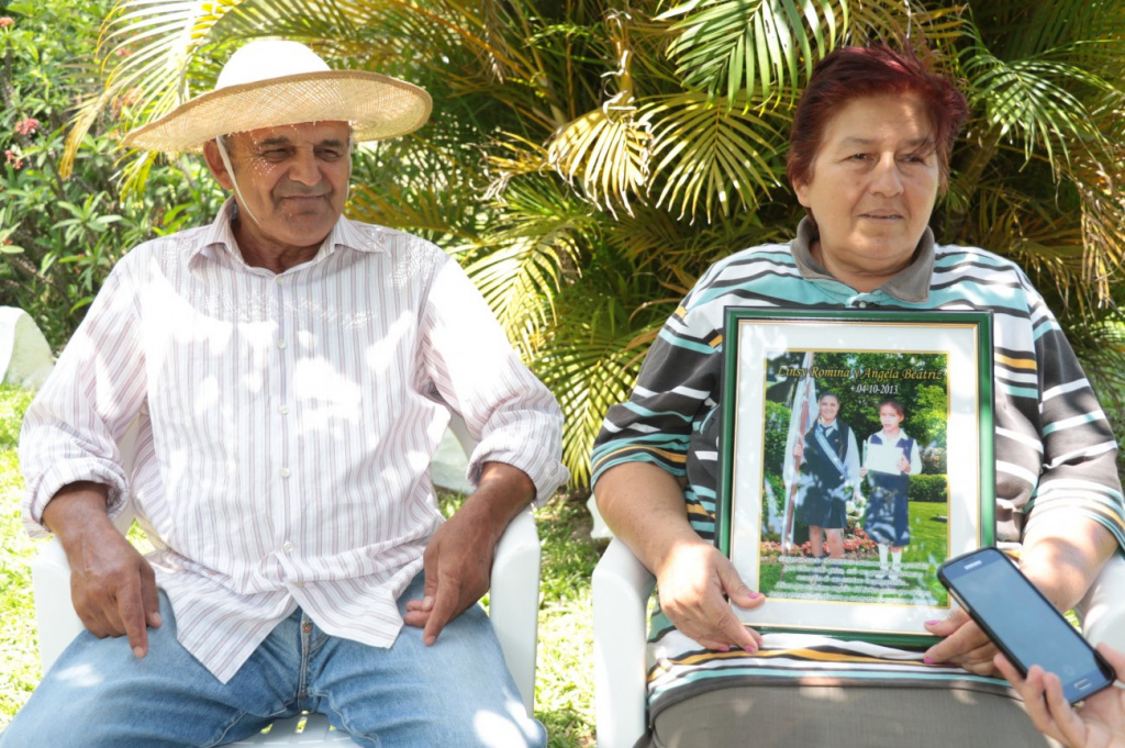 Don Lorenzo y doña María, padres de Linsy.