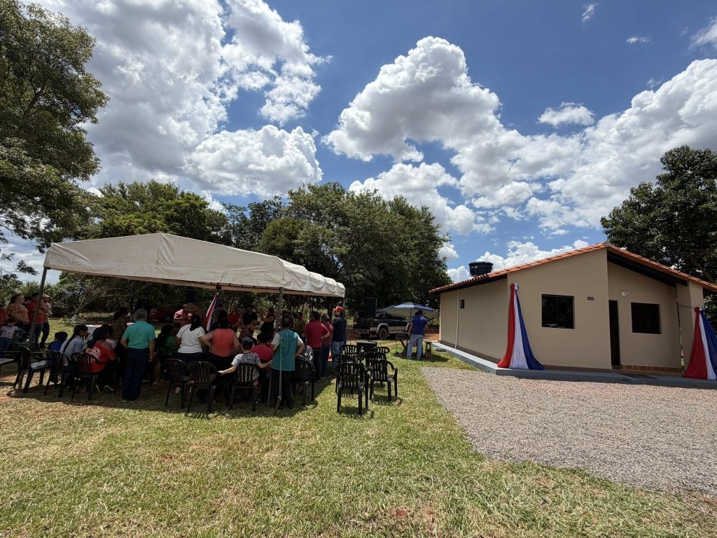 También se incluyeron en esta jornada asentamientos y familias rurales.