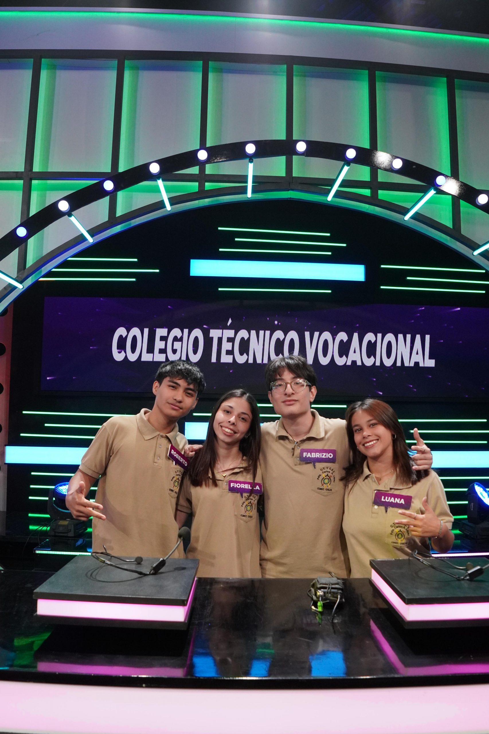 “Colegio Técnico Vocacional”, conformado por Roberto, Fiorella, Fabrizio y Luana. Foto: Trece