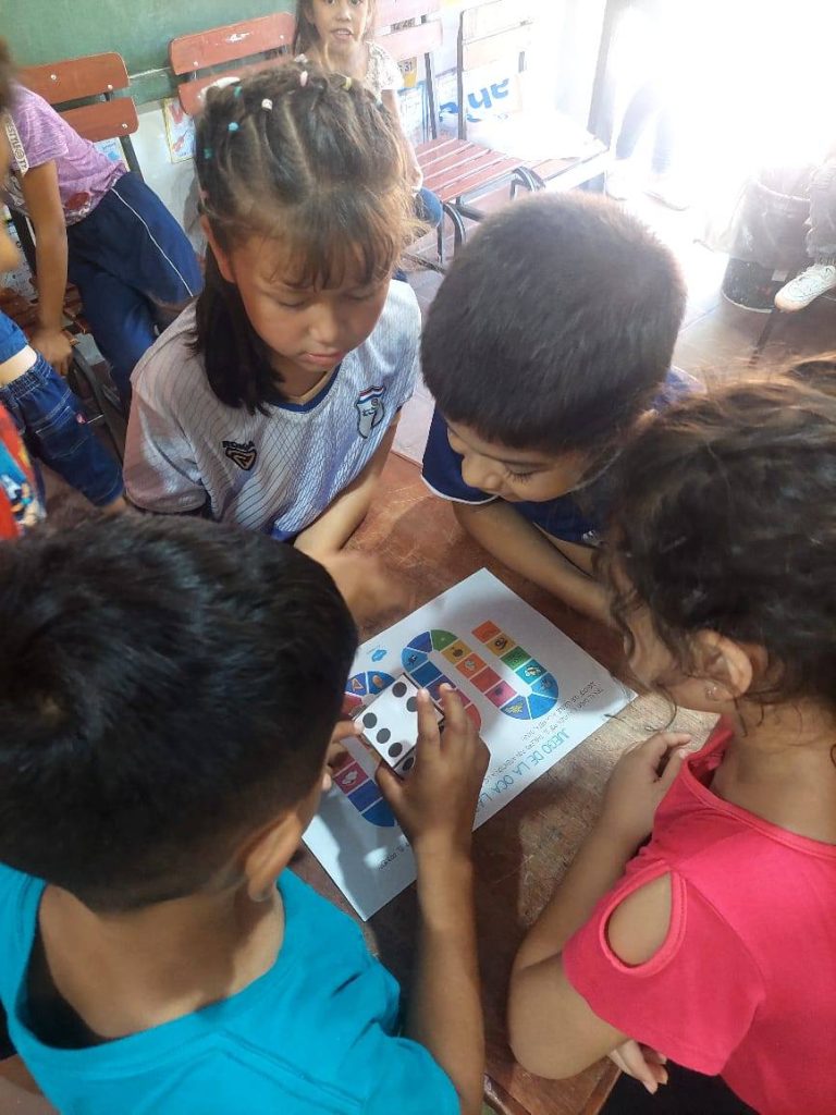 Escuelas Abiertas desarrolla actividades lúdicas y de aprendizaje. La propuesta incluye además talleresde música y participación de artistas nacionales.