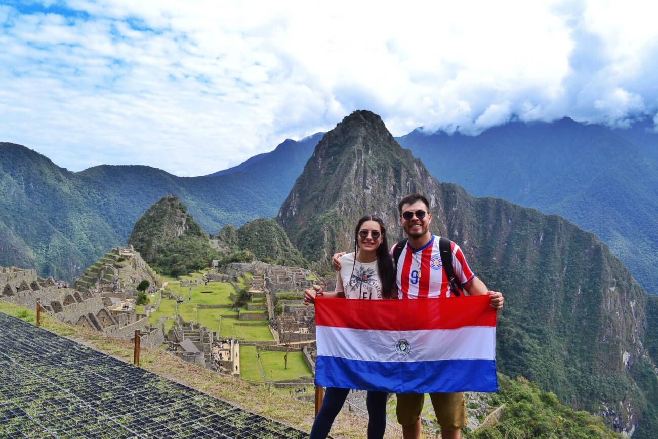 Dani y Mariela, en el Santuario Histórico de Machu Picchu, Perú.