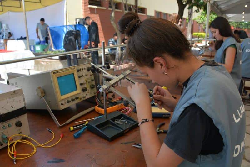 Los jóvenes seleccionados recibiránuna capacitación mínima de 40 horasrelacionada con el puesto, a cargo delSNPP o Sinafocal, antes de incorporarse al trabajo.