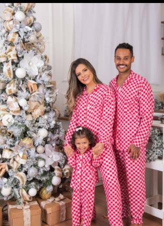 Mateus con su familia esperando la Navidad. @jucamposmartins