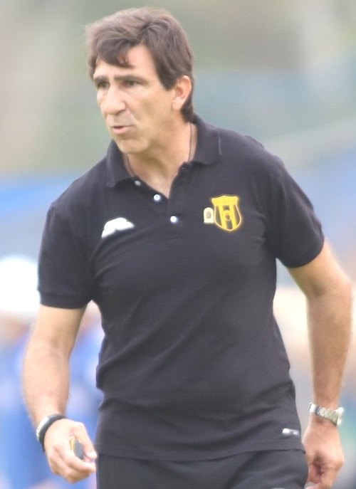 Costas lo dirigió a Nunes en el Legendario.