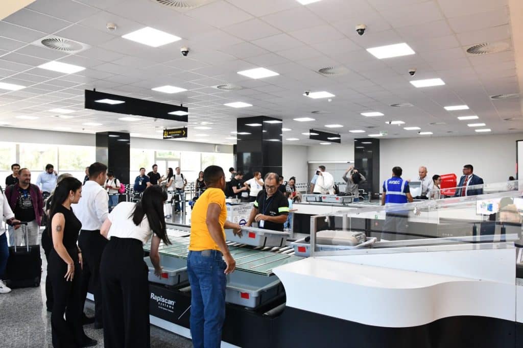 En paralelo, el aeropuerto registra un movimiento creciente en rutas regionales. En losúltimos meses se habilitaron nuevas conexiones directas.