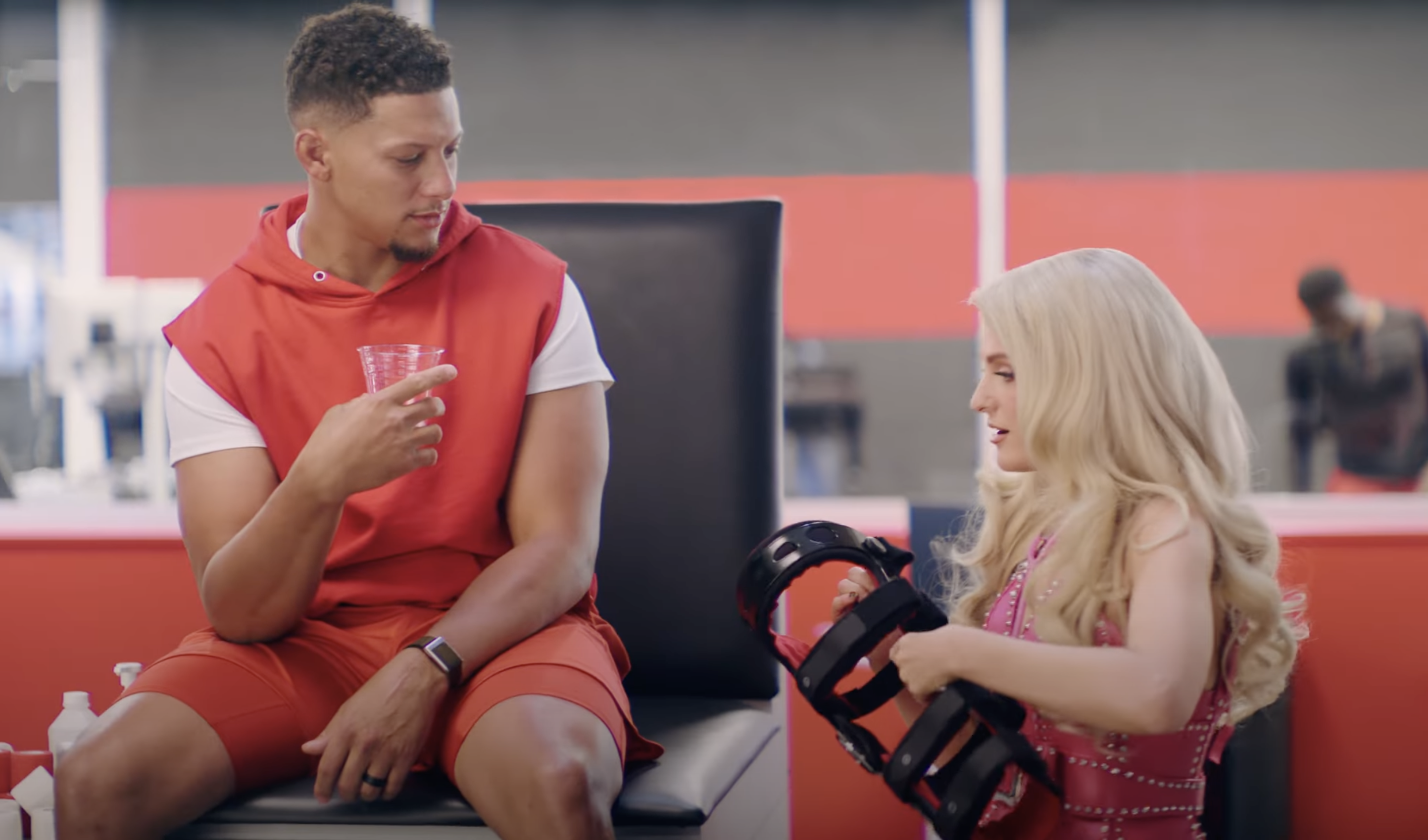 State Farm appears to pull Mahomes commercial following knee injury