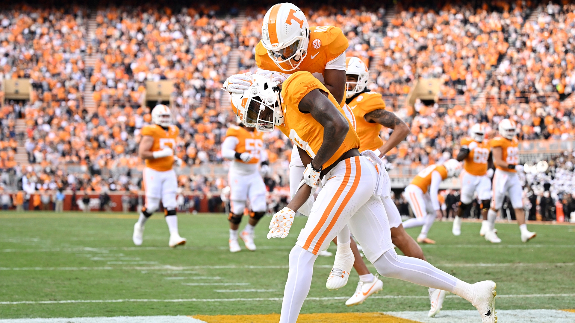 Univ. of Tennessee inks landmark NIL-focused Adidas deal as brand's  flagship program