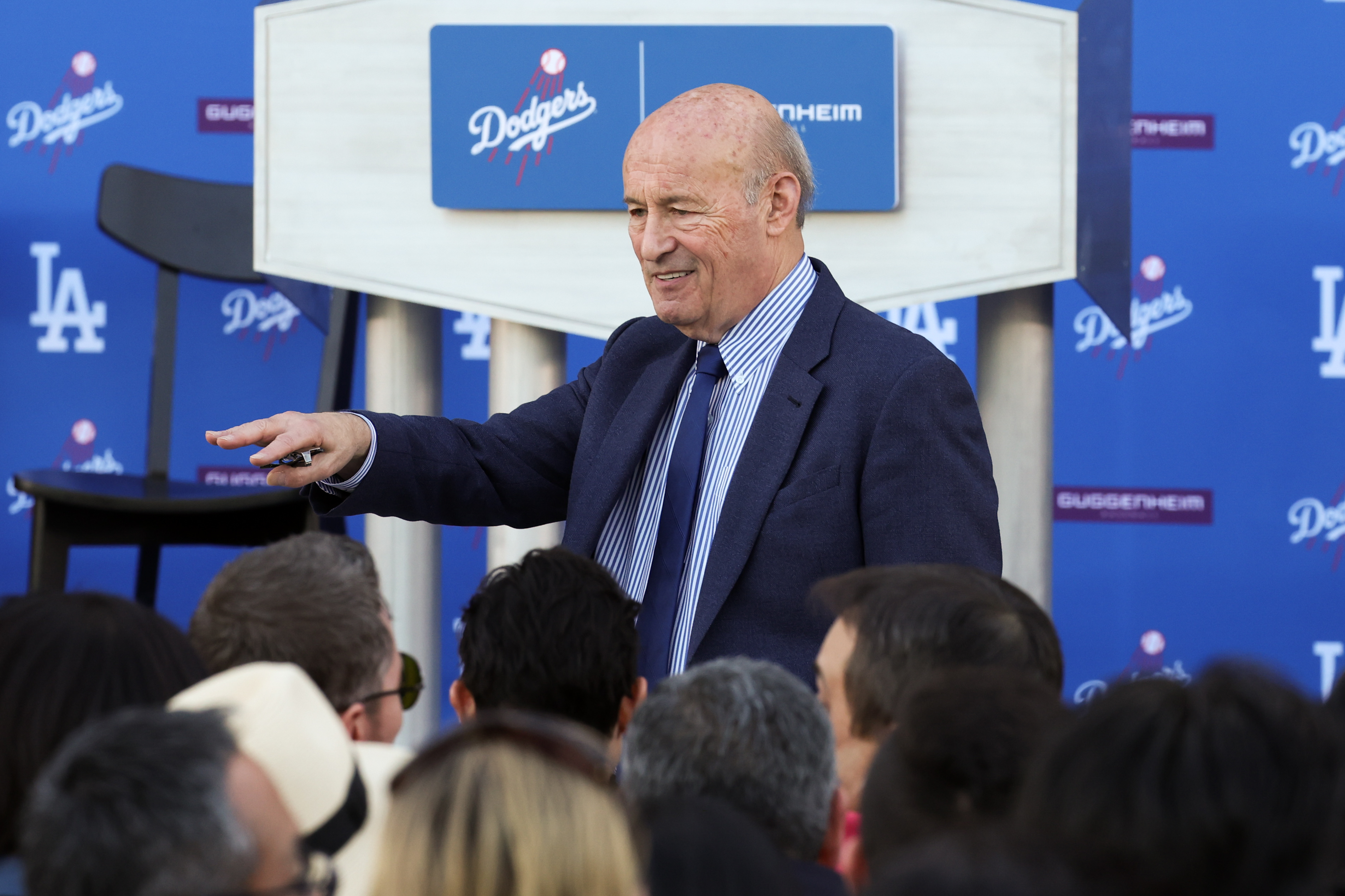 Dodgers' Stan Kasten talks effect of Ohtani signing ahead of World Series