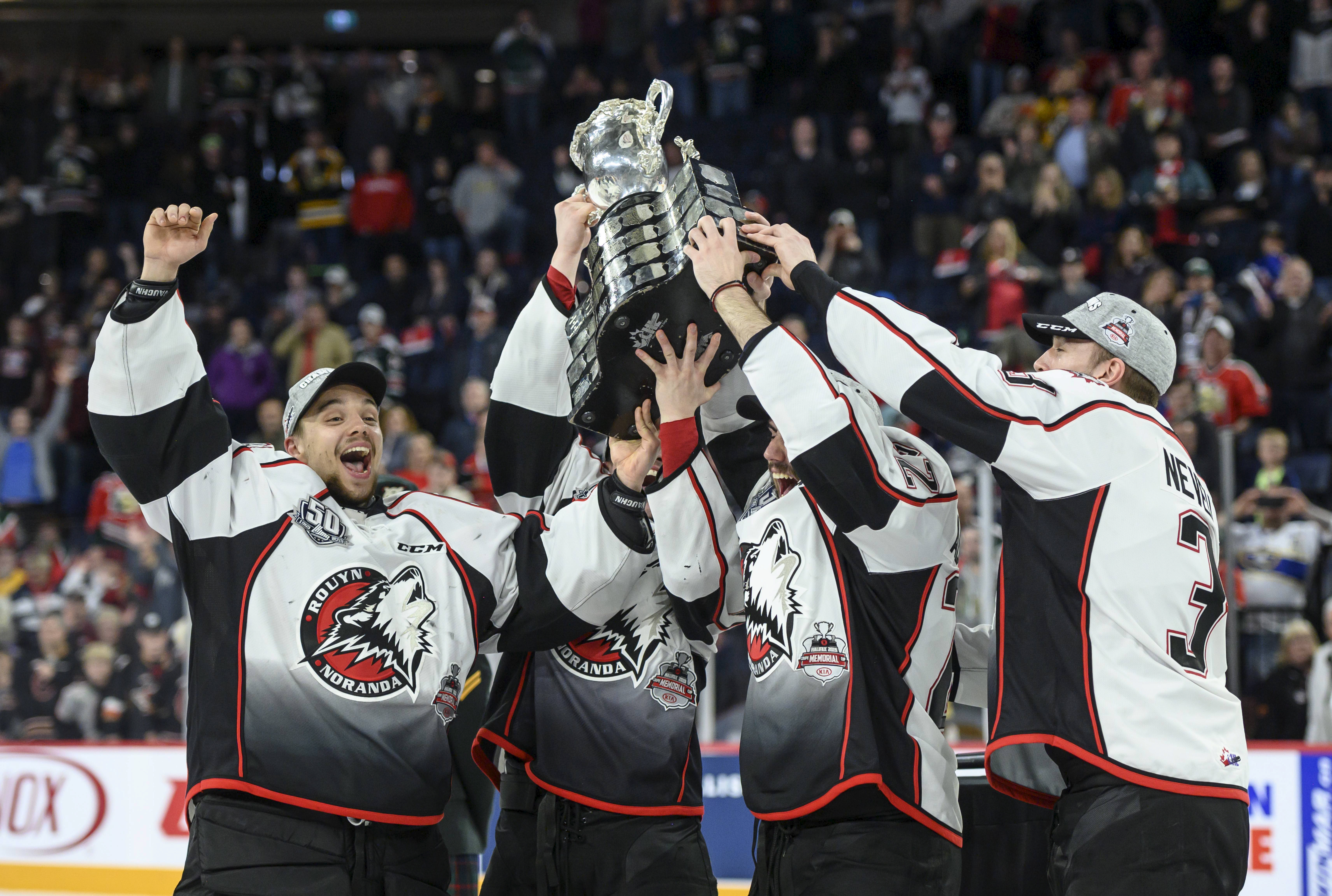 Les Huskies ont remporté la dernière coupe Memorial, présentée à Halifax en 2019. Qui de Québec ou Saint-Jean héritera du tournoi en 2022?