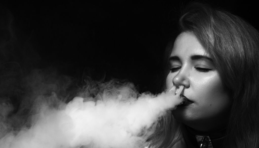 Cigarette électronique: le nez passé à tabac