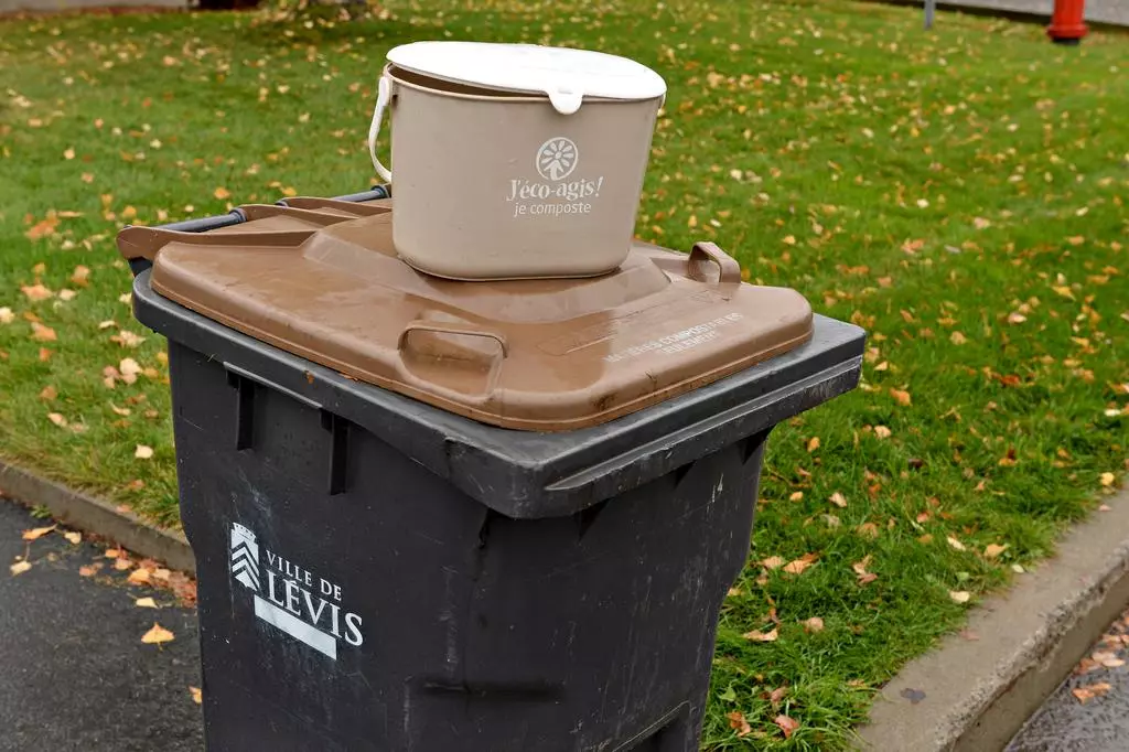 Collecte du compost: Lévis envoie ses cols bleus à la rescousse