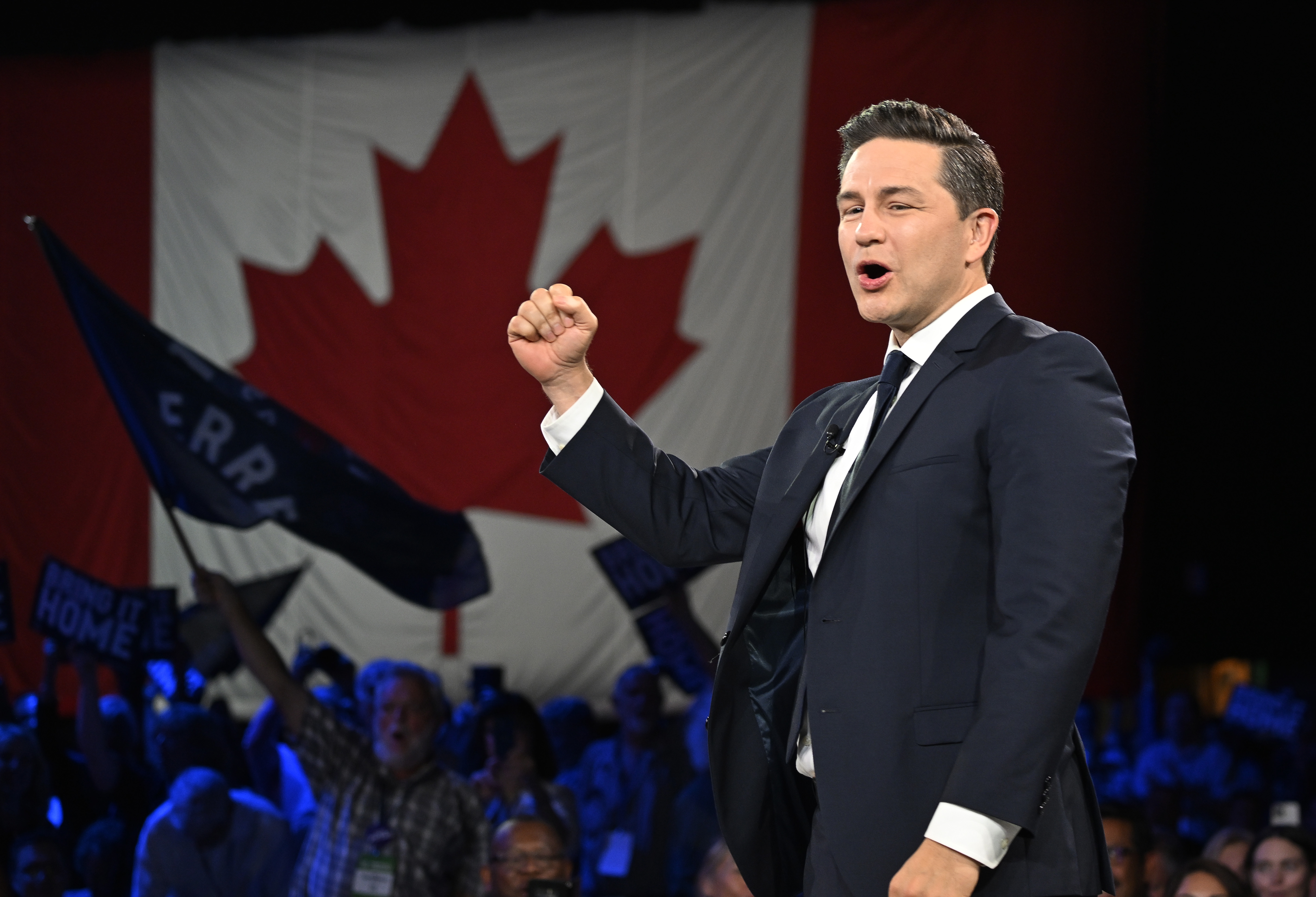 Le chef conservateur Pierre Poilievre s'adresse aux délégués au congrès du Parti conservateur, le vendredi 8 septembre 2023 à Québec.