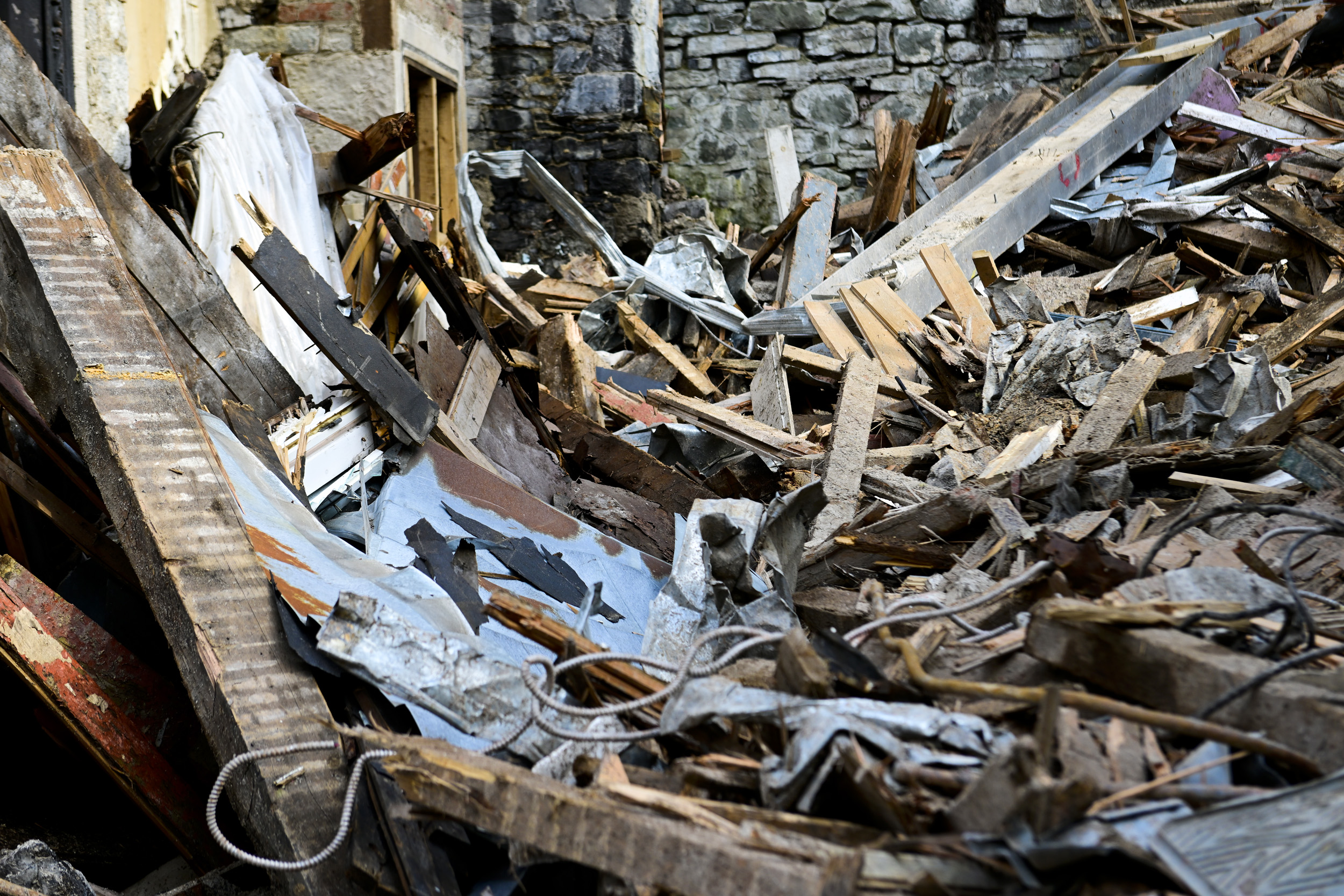Québec, 45 rue Sainte-Geneviève. Une maison centenaire démolie d’urgence à cause d’un risque d’écroulement. Québec, le 20 mai 2023, Le Soleil, Caroline Grégoire