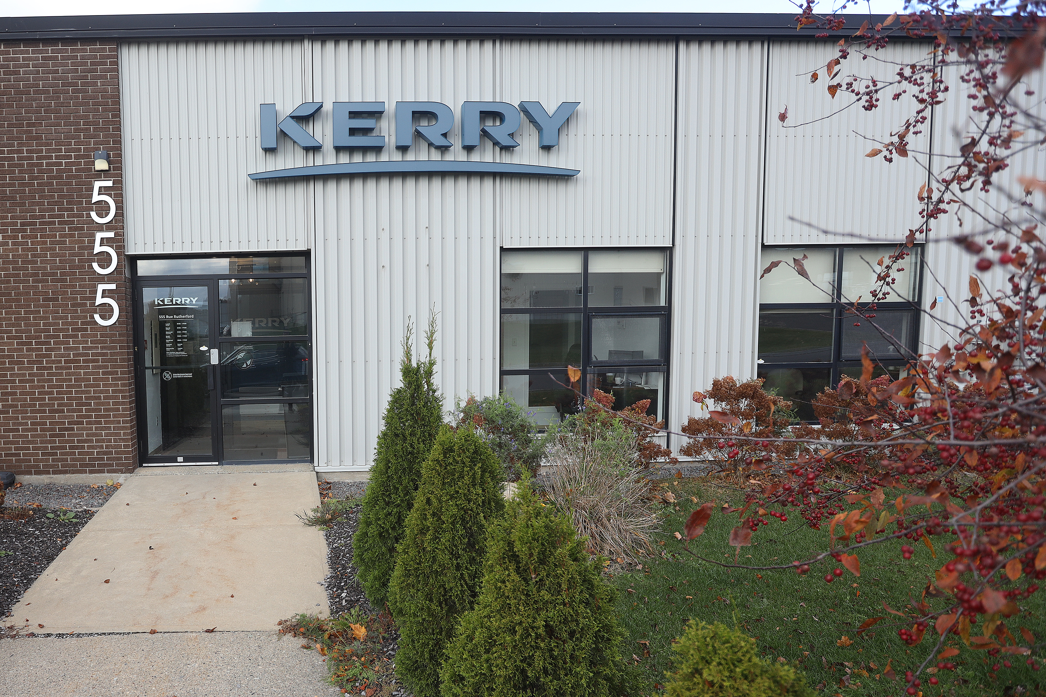 Kerry Usine Granby B. Sur le rue Rutherford.