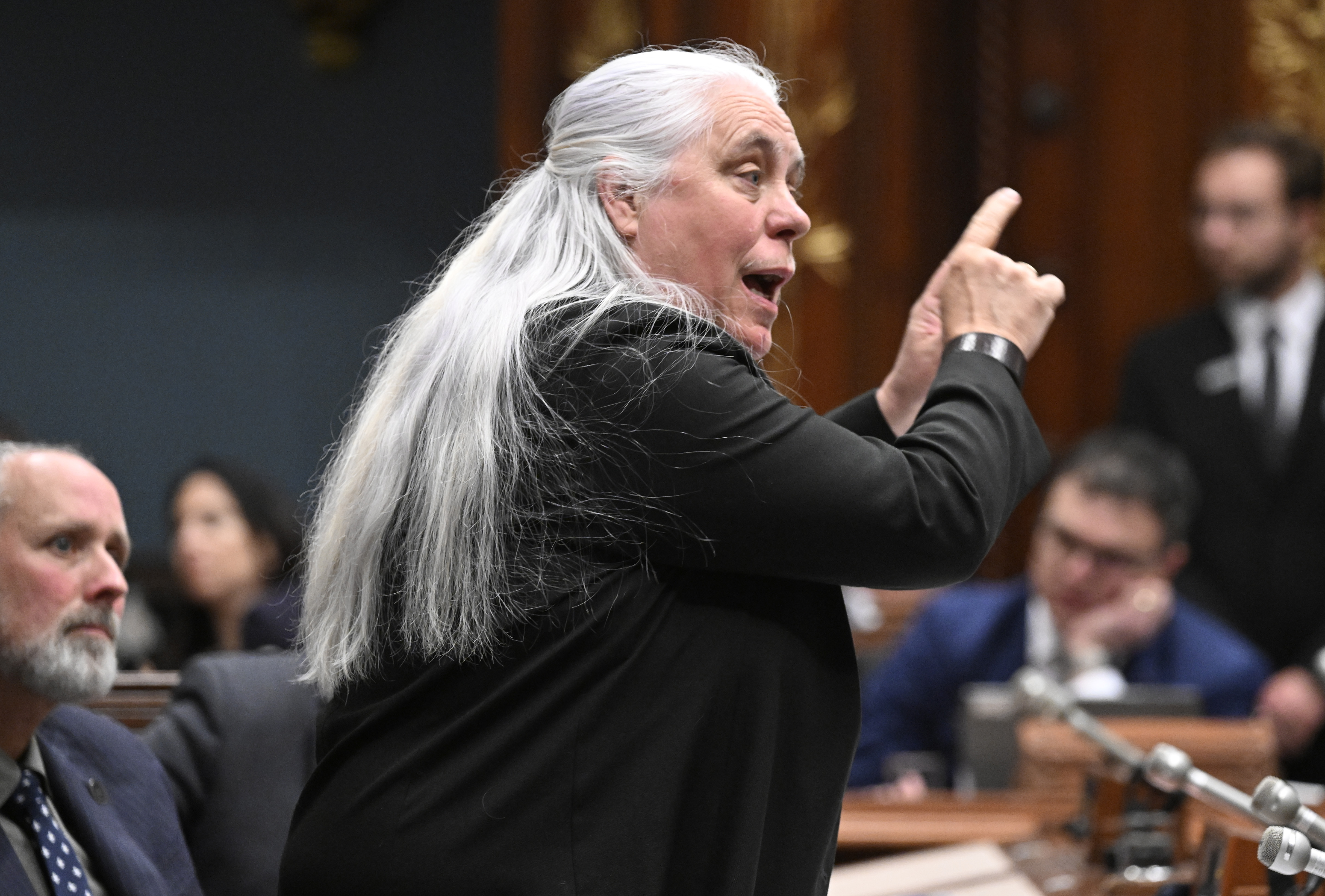 Manon Massé, députée de Québec solidaire, prend la parole lors de la période des questions, le jeudi 11 mai 2023, à l'Assemblée législative de Québec.