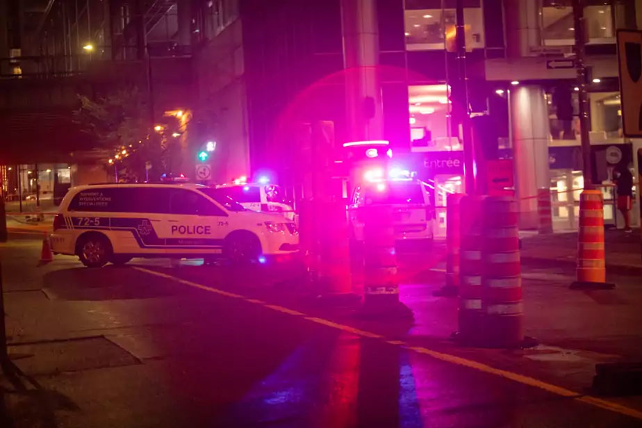 Un mort et deux blessés par balle au centre-ville de Montréal