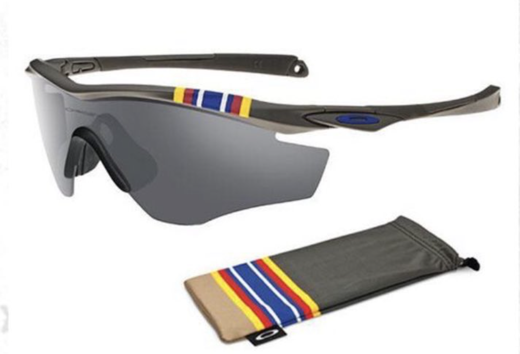 Oakley OO7064 Flight Deck™ M Snow Goggles Prizm Snow Sapphire Iridium & Navy  Blaze Sunglasses | Sunglass Hut USA