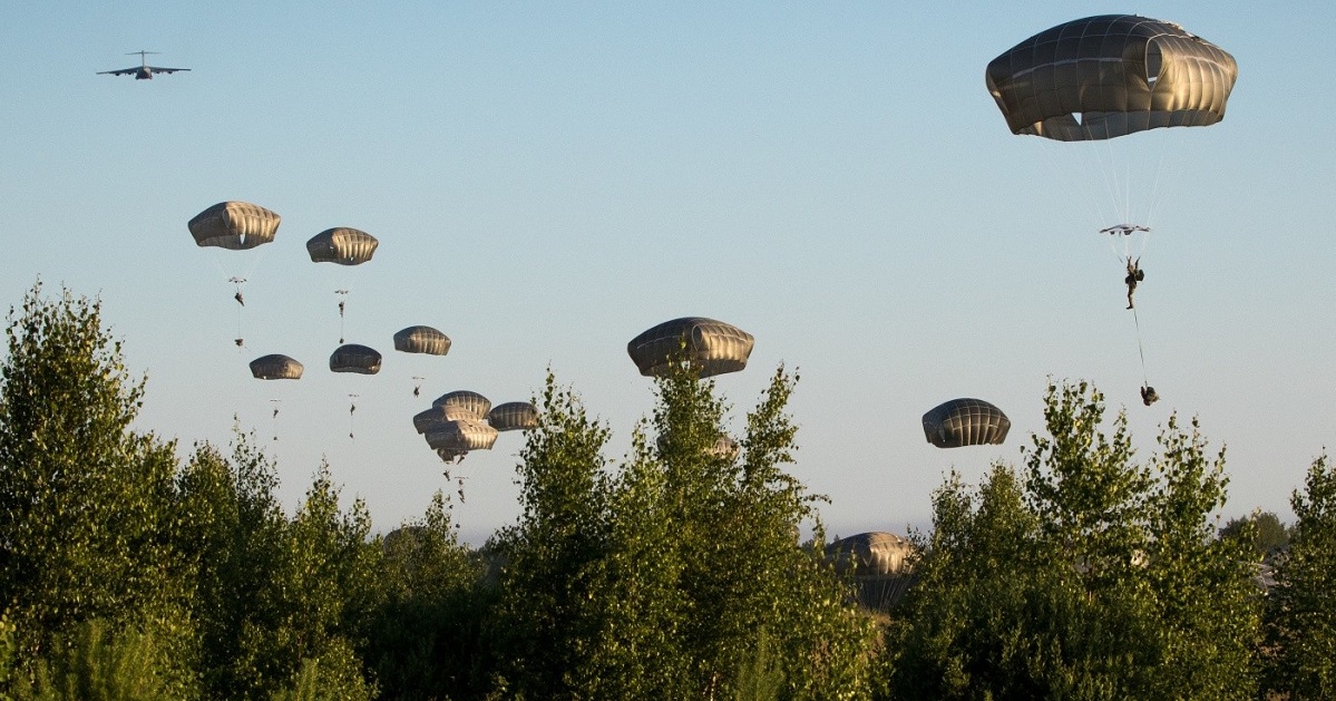 Paratroopers With 82nd Airborne Fly Non Stop To Jump Into Estonia Tonight