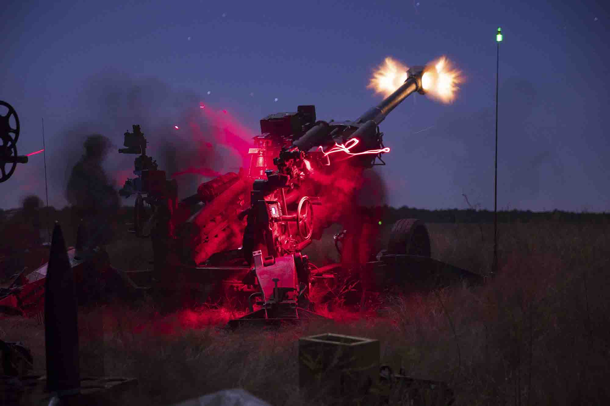 Paratroopers assigned to the 3rd Brigade Combat Team, 82nd Airborne Division fire and prep M777 howitzer rounds on Holland Drop Zone during Exercise Panther Storm II at Fort Bragg, N.C., Nov. 4, 2020. (Pvt. Vincent A Levelev/Army)
